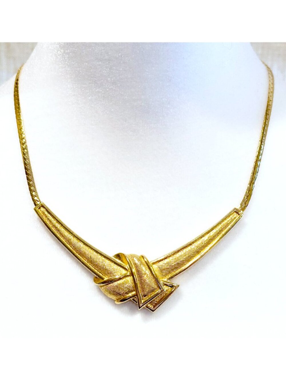Vintage Avon Goldtone Tied Knot Necklace with Flat Cuban Link Chain